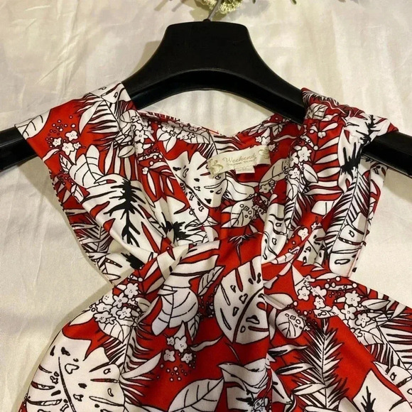Weekend by Suzanne Betro Awesome Cross Front Top, Size M, Color Red White Black - Picture 3 of 7